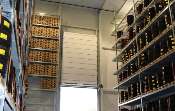 Magazijnen verwarmen met infraroodpanelen